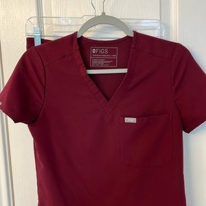 FIGS, Maroon Scrub Set. Catarina Women’s XXS top and XS Zamora Jogger Bottom